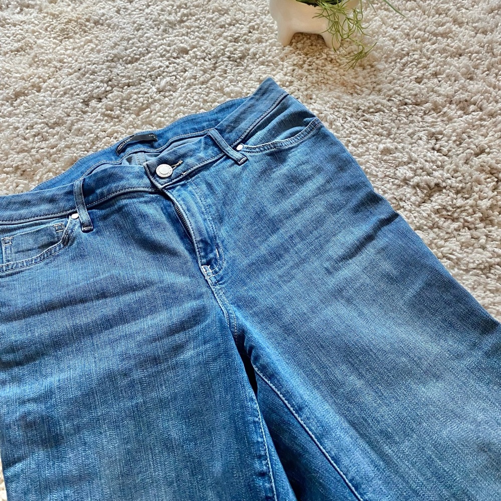 Imply Vera Dark blue denim Capri pants 10. Super comfy and stretchy mate…